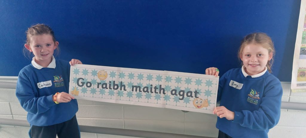 Frásaí na Míosa Meán Fómhair – Irish Phrase of the Month for September